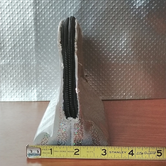 EUC Victoria's Secret Silver Sequined Makeup Bag - Picture 8 of 9